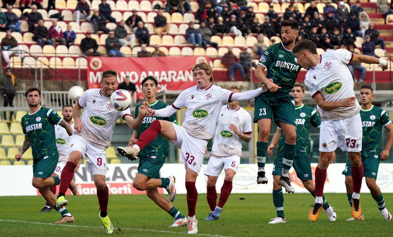 D’Ancona e Dionisi contro il Seravezza in campionato (foto Franco Silvi)