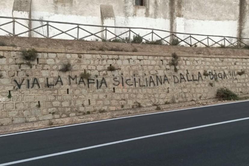 
	Le scritte contro i lavori di Cumbidanovu

