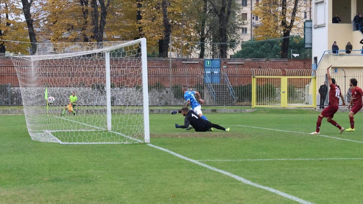 Il gol di Magazzù che ha deciso l'incontro (foto Giovanni Tarducci)