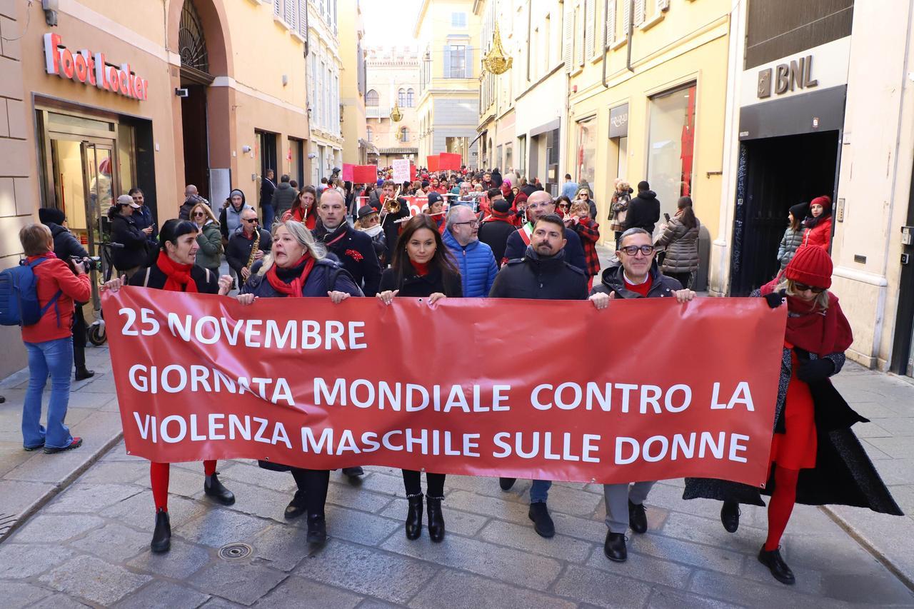 Giornata contro la violenza sulle donne: gli eventi a Reggio Emilia e provincia