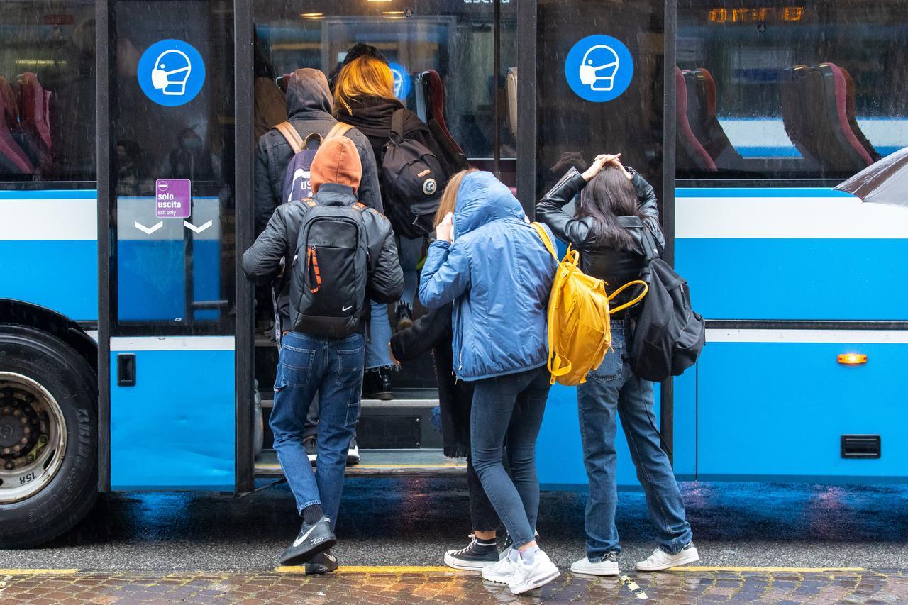 Ferrara, sempre più canne sugli autobus della scuola