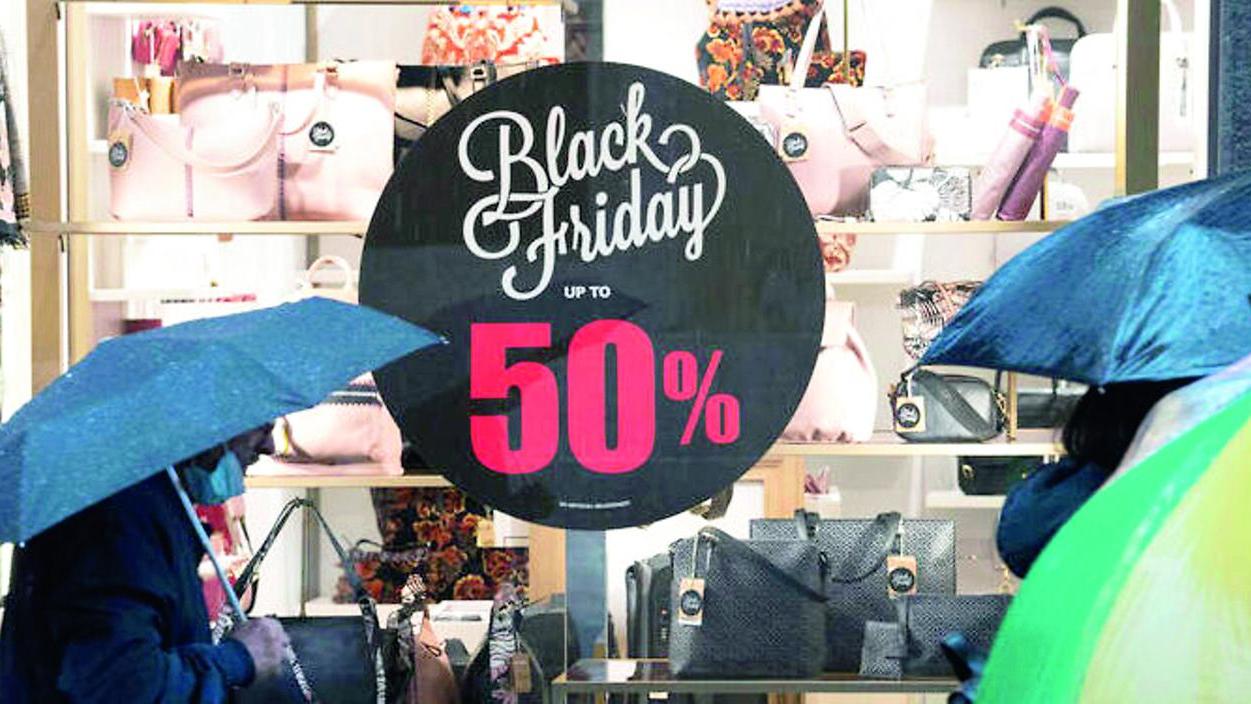 Black Friday in Sardegna, ecco come si può risparmiare su viaggi, voli e case vacanza