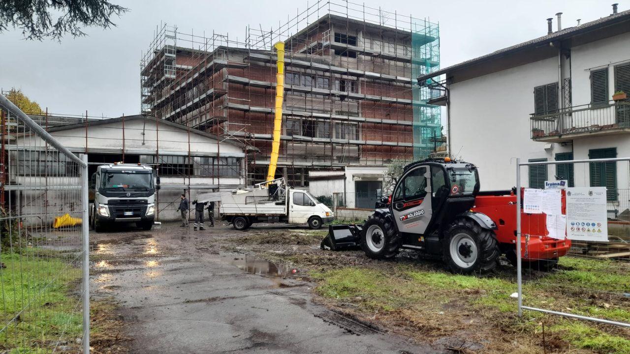 Il cantiere allestito all’ex istituto Pacinotti tra via Cairoli e via del Salsero, nel Sottoverga