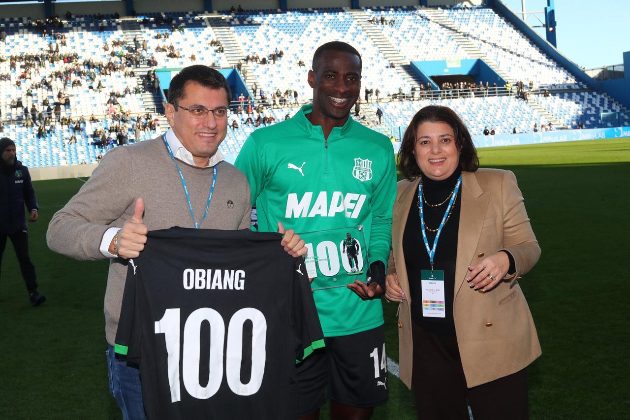
	Marco e Veronica Squinzi premiano Pedro Obiang per le 100 partite con la maglia del Sassuolo

