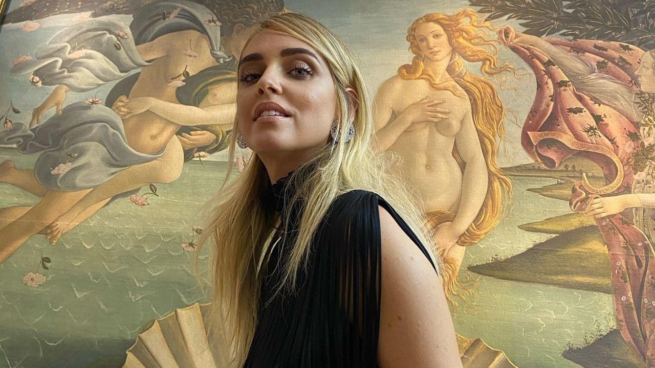 Chiara Ferragni, dopo il weekend romantico si rilancia in versione… Venere