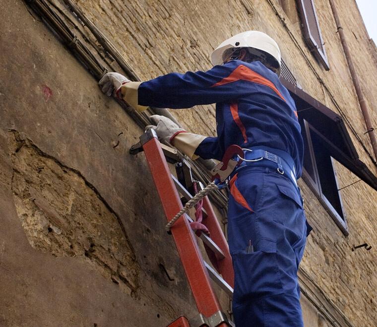 Borgo a Mozzano, tecnici obbligati a riparare il guasto: il caso finisce in Procura<br type="_moz" />
