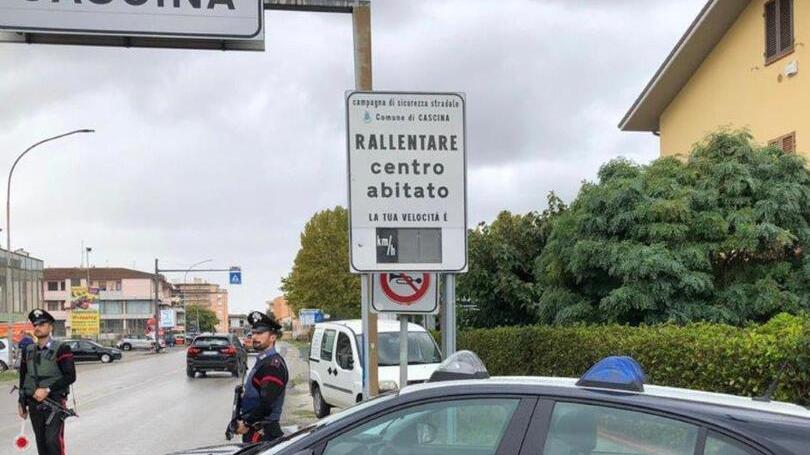 Cascina, arrestata rapinatrice di 35 anni con coltello a serramanico