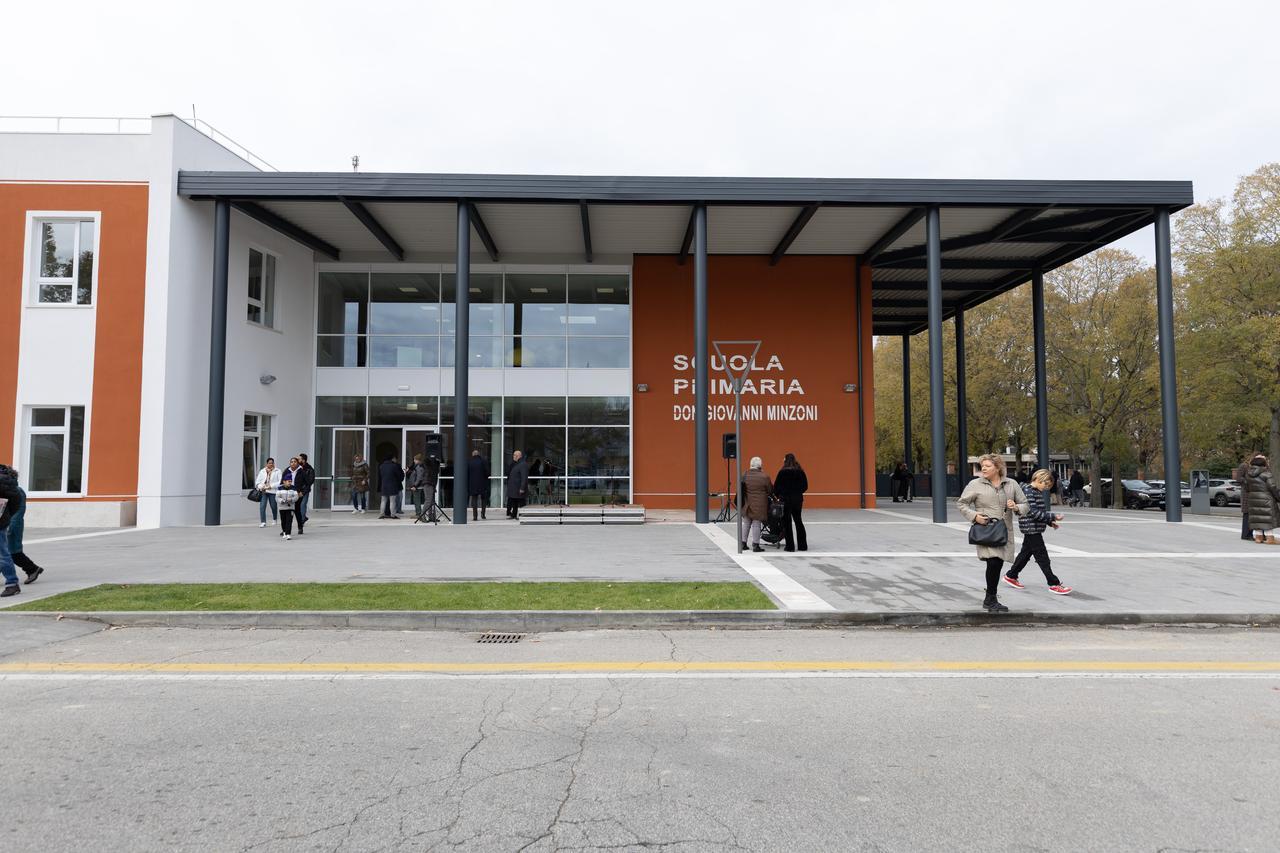 La nuova primaria fa felice Argenta: «Spazi moderni per i nostri figli»