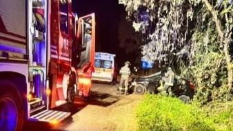 Esce di strada mentre percorre una curva, 23enne ricoverato in coma