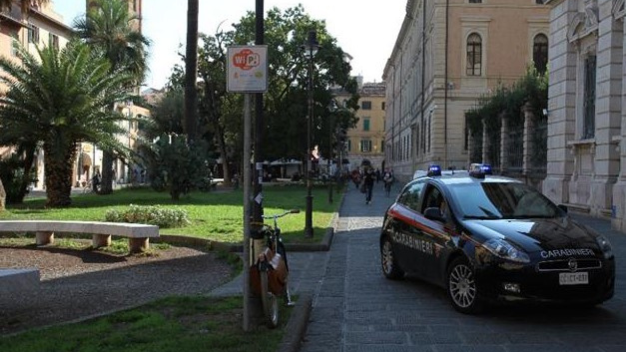 «Picchiata anche una ragazza». Pisa, altre notti di risse e violenza