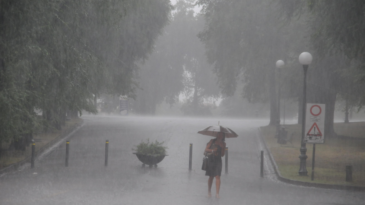 A Lucca costruiti 277 “campi di calcio” in 16 anni e ora le alluvioni fanno paura – Le zone a rischio
