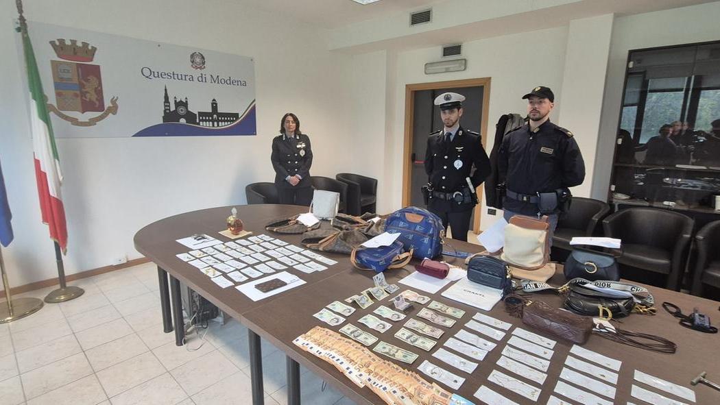 Diciannove furti in abitazione mentre i proprietari sono in casa: due arresti