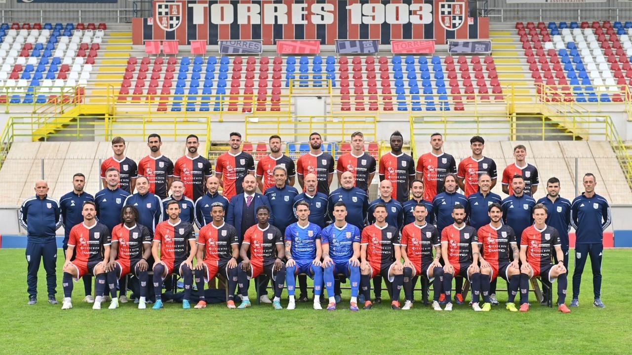 La foto ufficiale della Torres 2024/2025