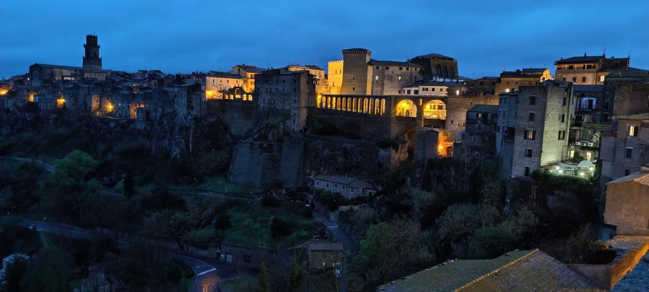 
	Uno scorcio di Pitigliano (foto Enzo Russo)

