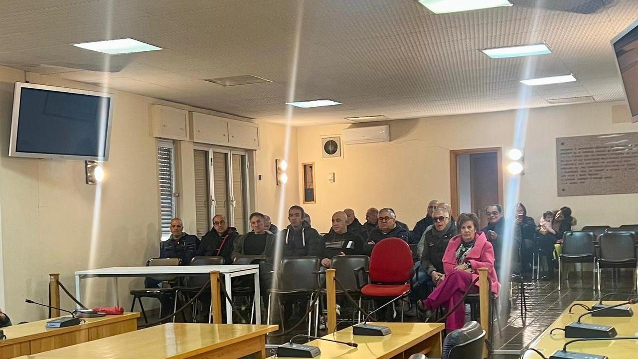 I lavoratori della Tossilo la settimana scorsa nell'aula consiliare di Macomer