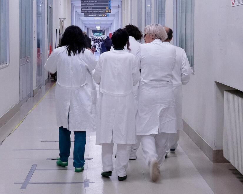Ferrara, pochi medici e infermieri. Da 50 agli 80 euro l'ora per coprire i buchi