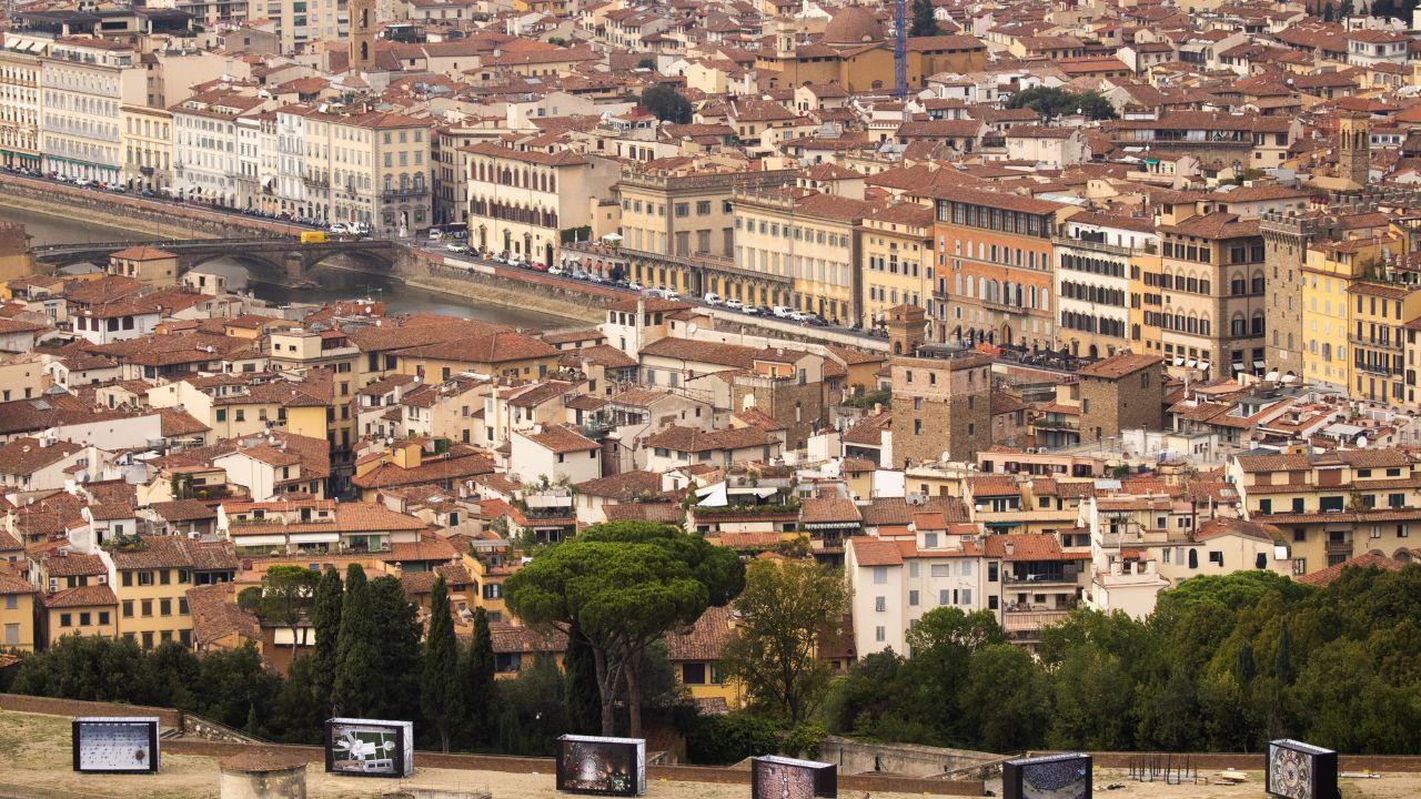 Affitti impossibili a Firenze, la sindaca: Tari più alta a chi gestisce più immobili ma è polemica