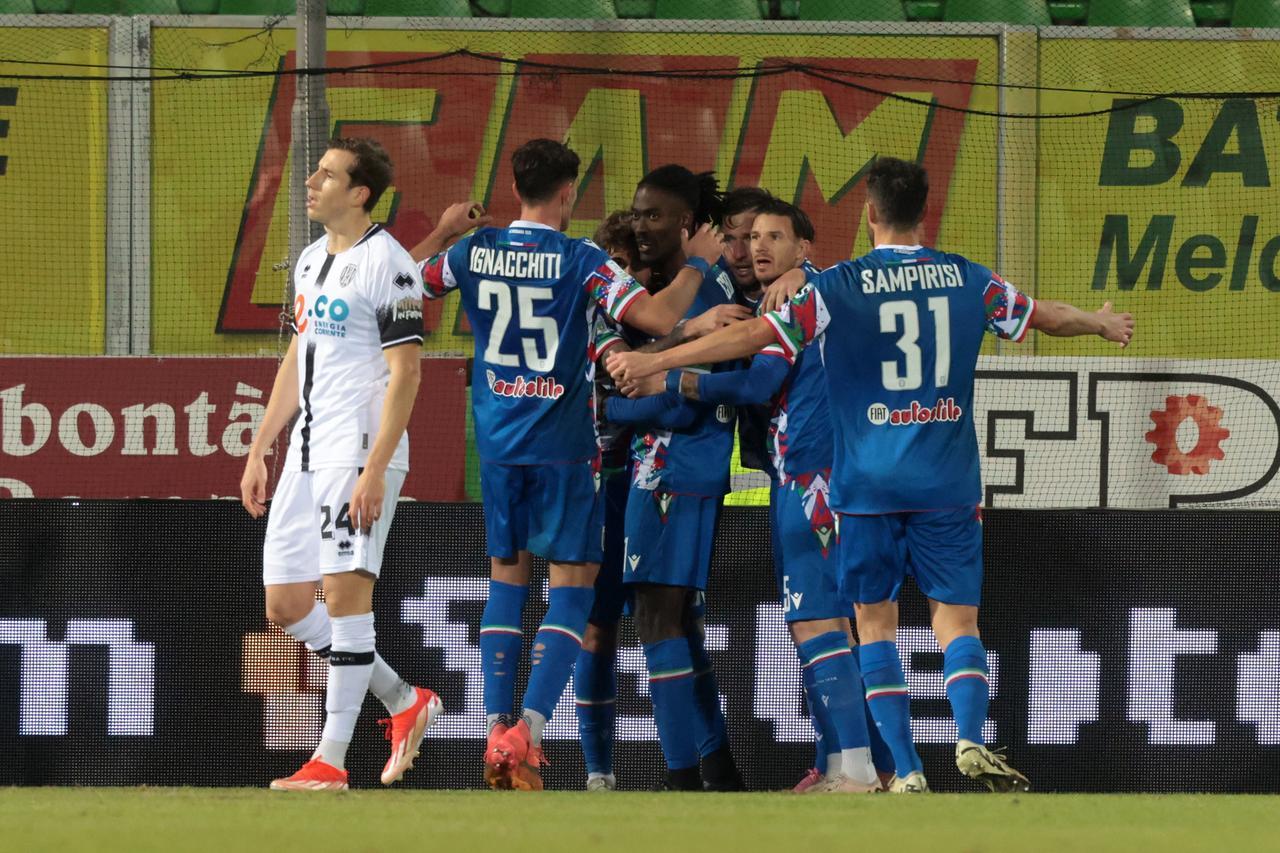 Come si ferma il Sassuolo? Per la Reggiana Viali punta sull’aggressività