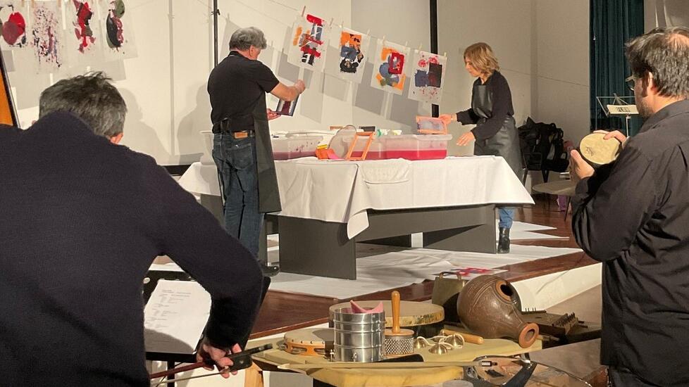 Musica, grafica, pittura: la nuova vita della carta