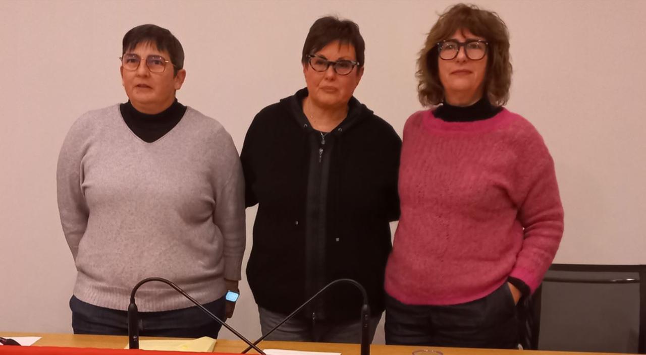 Ferrara, licenziata dopo 25 anni di lavoro «per un pezzo di carne finito sul caporeparto»