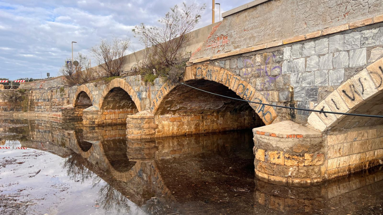 Livorno, c’è la data per la demolizione dei Tre Ponti: «Sarà fatta “con dolcezza” ma a Natale potrebbero esserci ancora macerie»