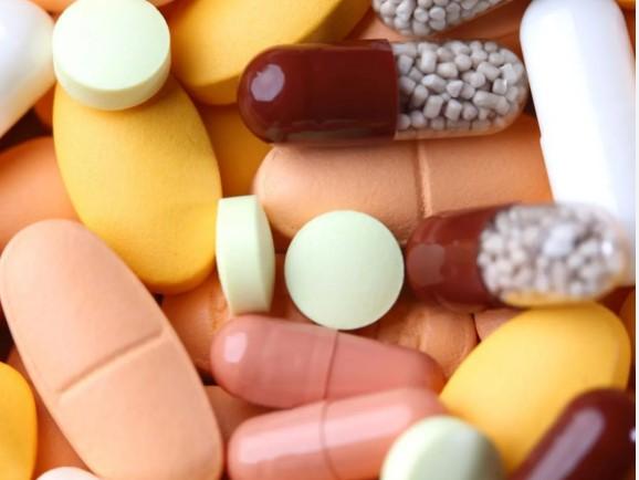 Antibiotici, ecco perché non si possono prendere solo per un raffreddore