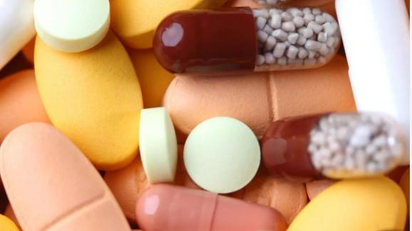 Antibiotici, ecco perché non si possono prendere solo per un raffreddore