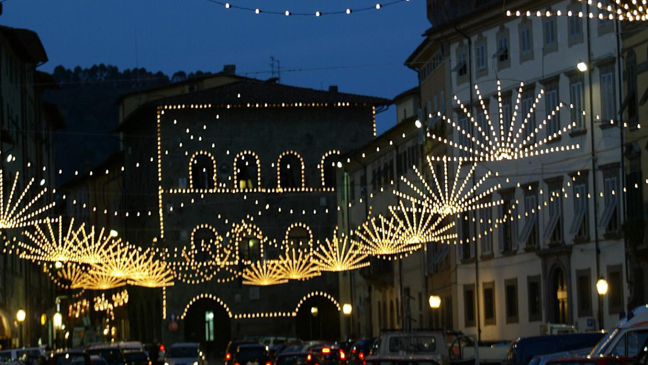 Luminarie a Pescia (foto di archivio)