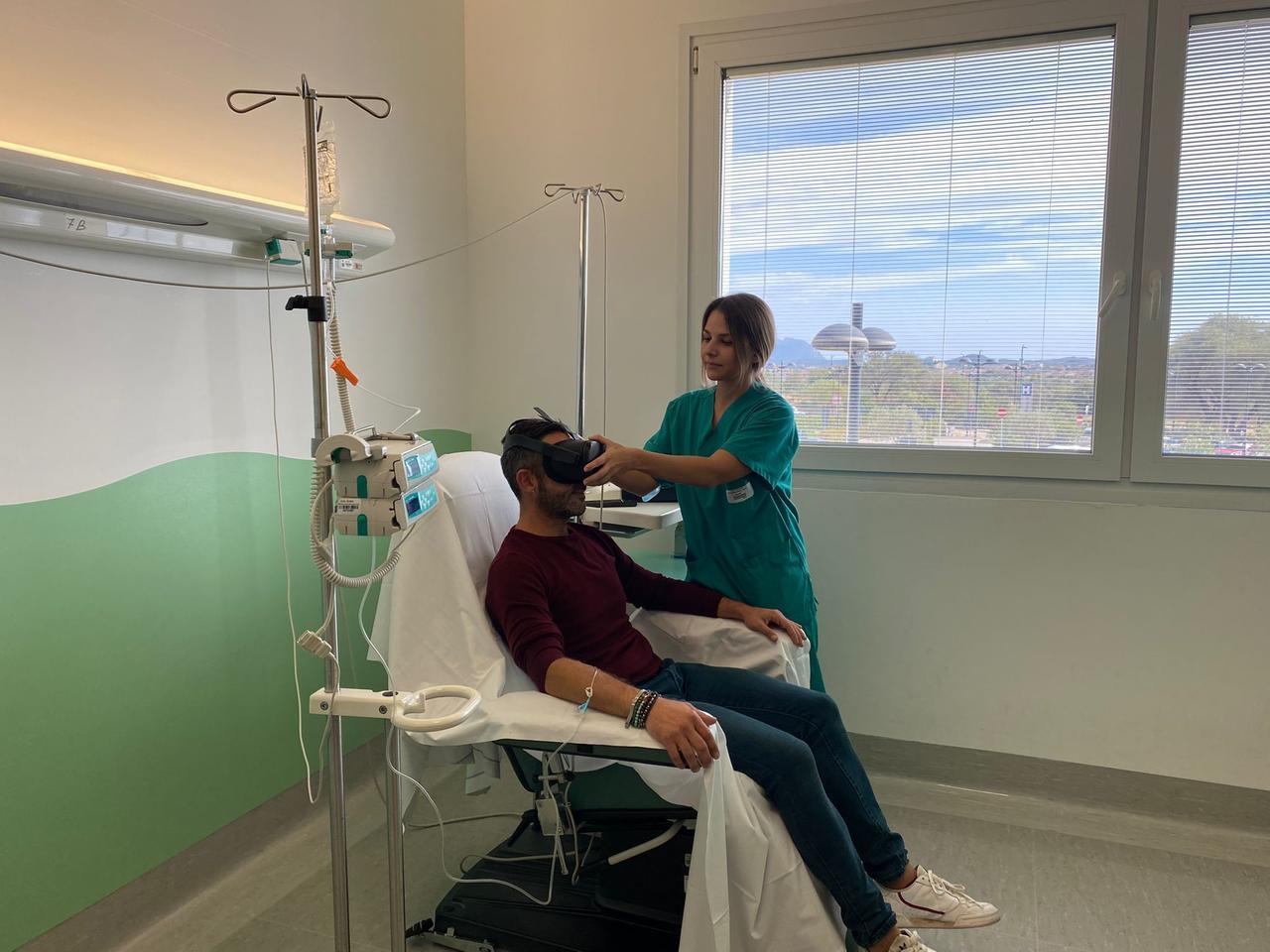 Olbia, la realtà virtuale per alleviare ansia e dolore durante la chemio