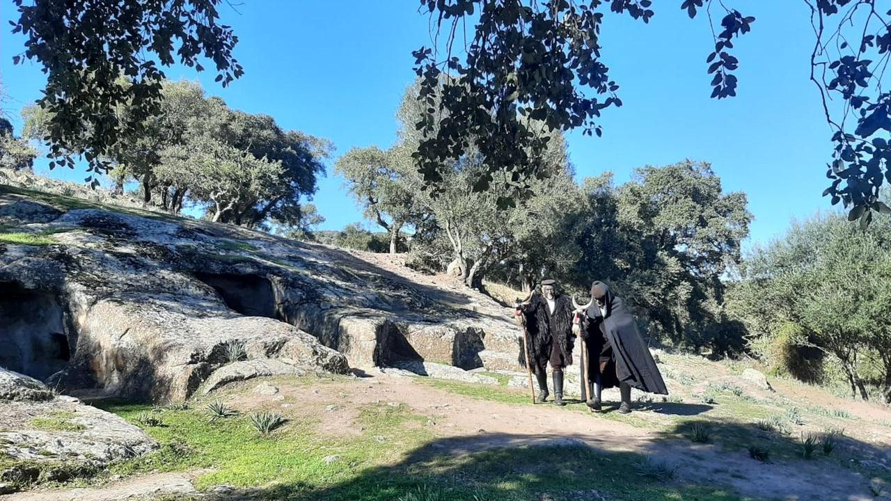 Le domus de janas di Brodu con la maschera di Oniferi Sos Maimones