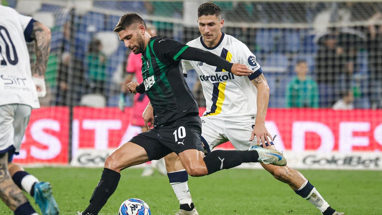 Il gioiello neroverde Domenico Berardi in azione contro il Modena