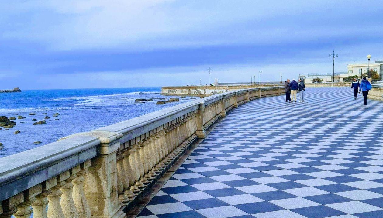 Passeggiando alla Terrazza di Livorno: «Unica nel suo genere». Grazie a Patrizia Franzoni