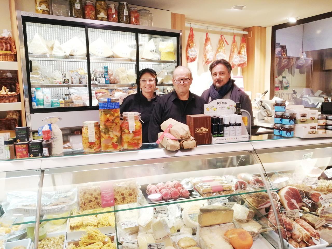 Salumeria Tartari a Bondeno, sulla piazza dal 1903