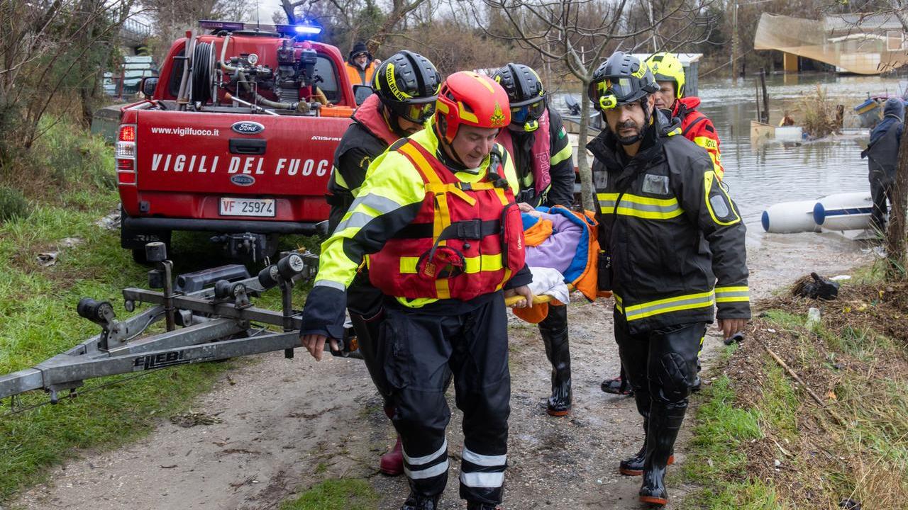 Codigoro, il pompiere Nardini va in pensione: «Lavoro pieno di emozioni»