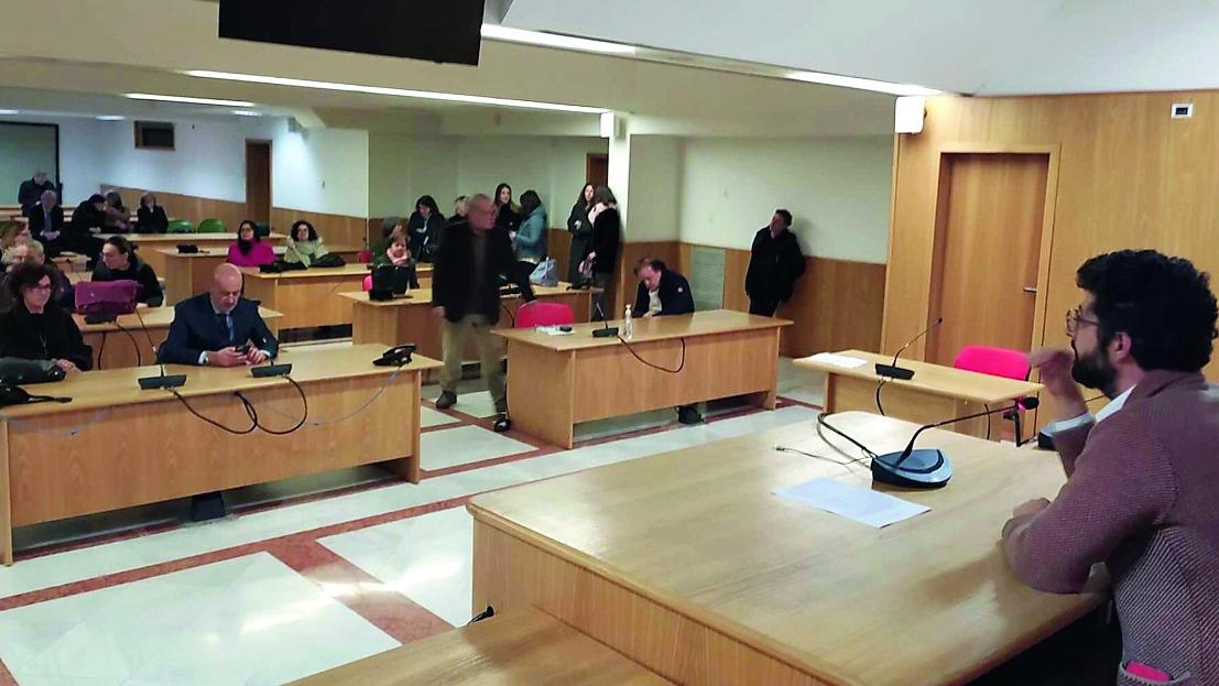 L'assemblea al Palazzo di giustizia