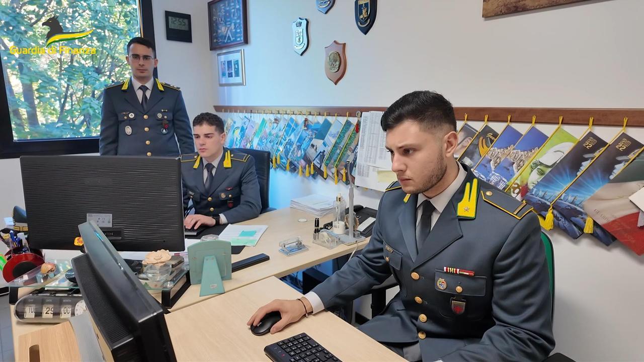 Prato, colpo al sistema “apri e chiudi”: recuperati 2,2 milioni di euro evasi