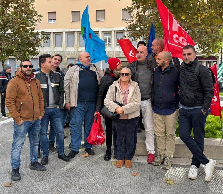 Livorno, c’è l’accordo tra Aamps e sindacati: «Garantiti tutti i posti di lavoro»