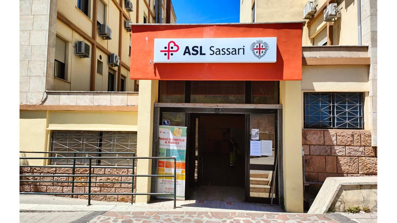 Sassari l'ingresso del poliambulatorio Asl di via Tempio