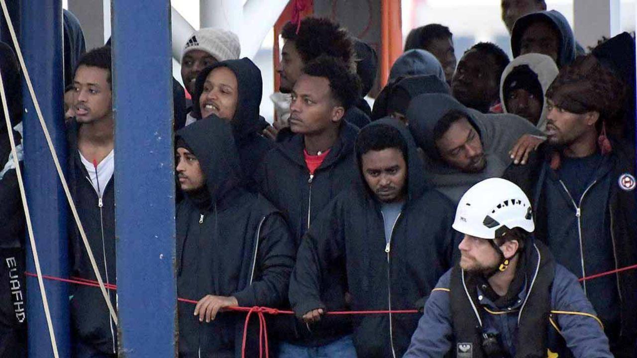 
	Uno degli sbarchi effettuati al porto di Carrara (Foto di Claudio Cuffaro)

