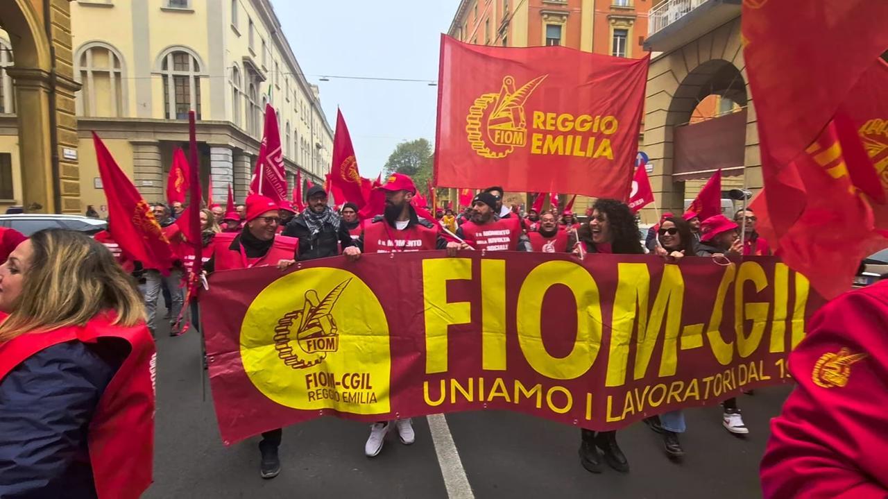 La Fiom di Reggio Emilia alla manifestazione di Bologna