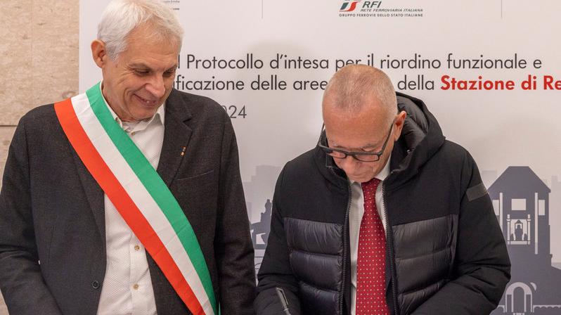 Arriva in stazione a Reggio Emilia il container per i senzatetto