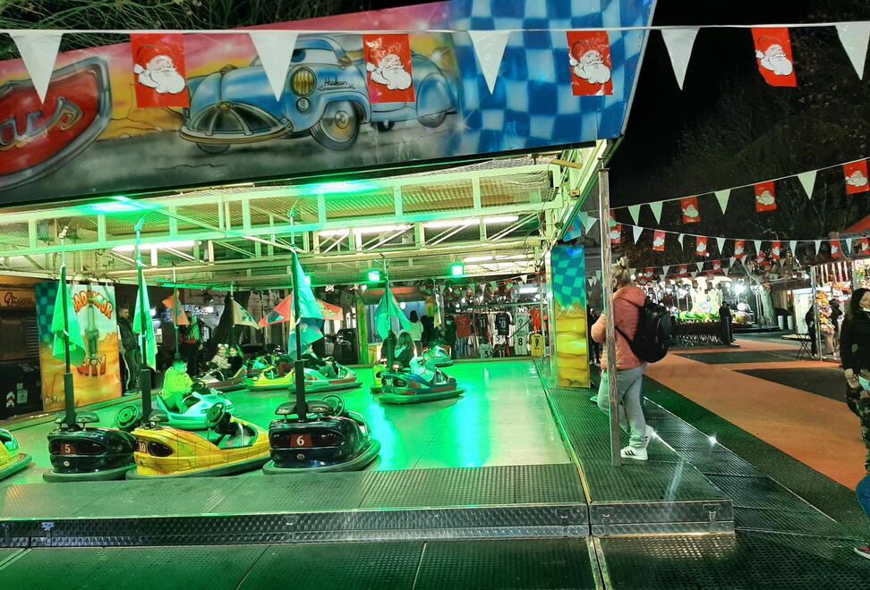 Livorno, Piazza XX si accende per il Natale col lunapark per bimbi e famiglie<br>
