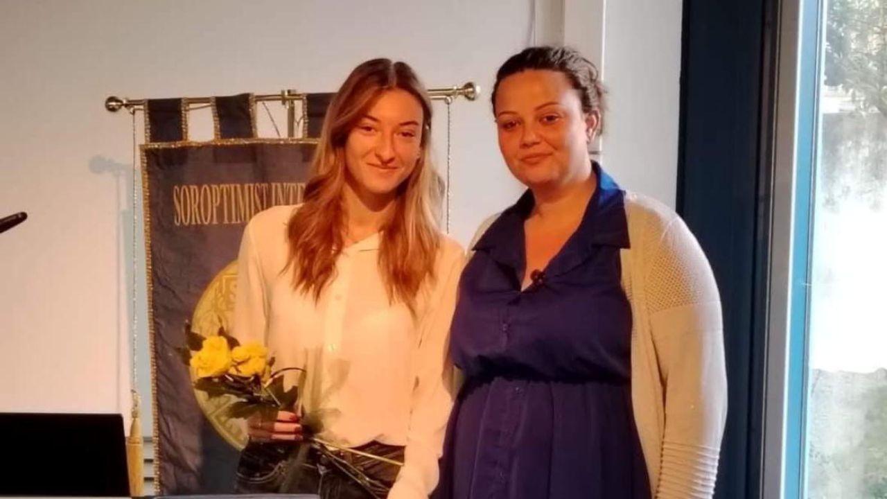 A sinistra la 19enne Alessandra Avram accanto a Serena Donis del Soroptmist