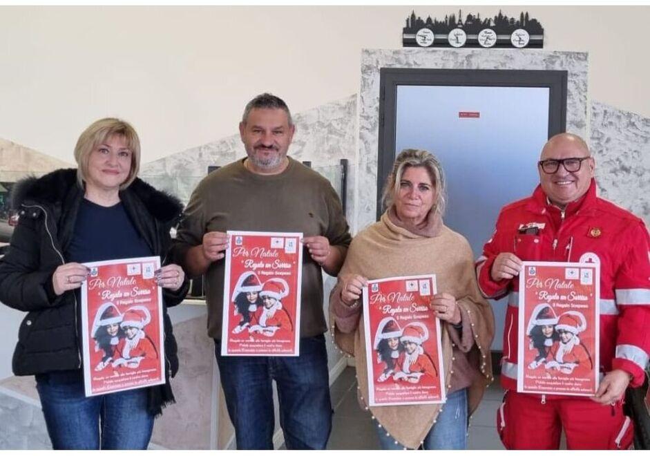 Rosignano, regalo sospeso per i bimbi poveri: ecco la lista dei negozi aderenti