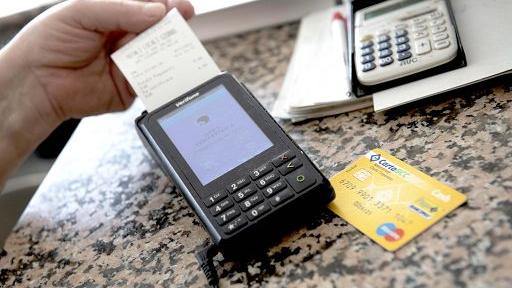 Bancomat e Pos in tilt: la causa, la nota dell’azienda e le richieste di risarcimento