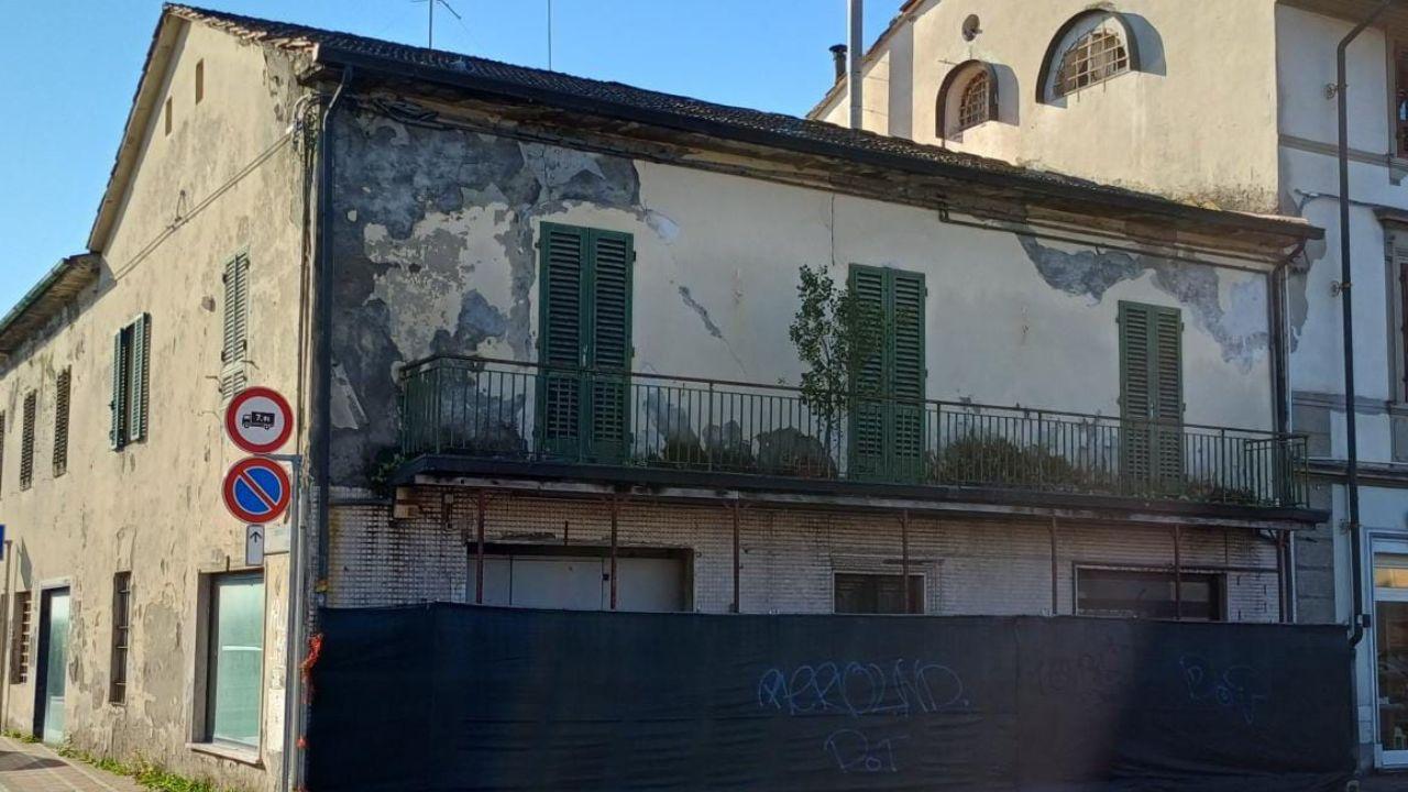 L’immobile della ex officina Bertini a Margine Coperta