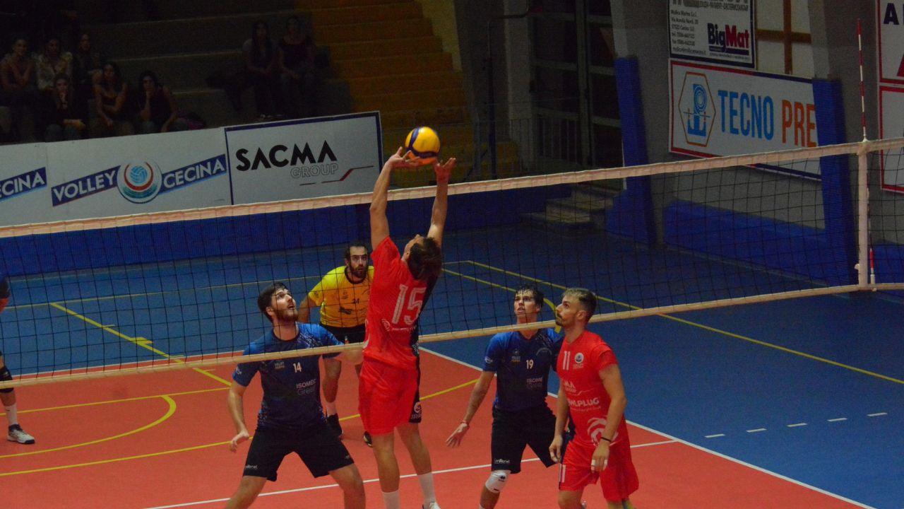 A sinistra una foto d’archivio della Sacma Group Rawplug Volley