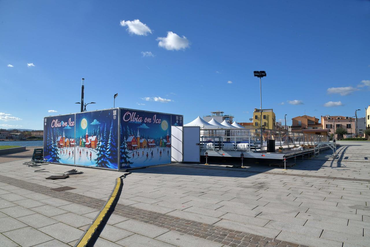 Olbia, in piazza Crispi arriva la pista di pattinaggio sul ghiaccio