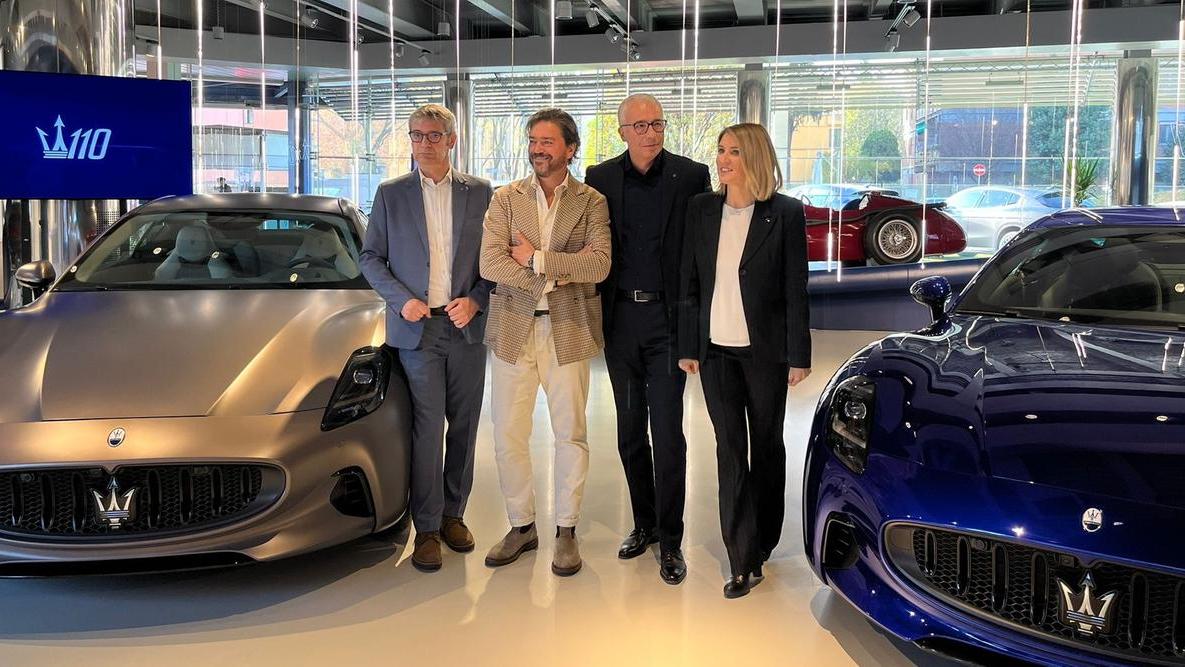 Maserati, festa per i 110 anni a Modena tra cena da Bottura e sfilata in centro