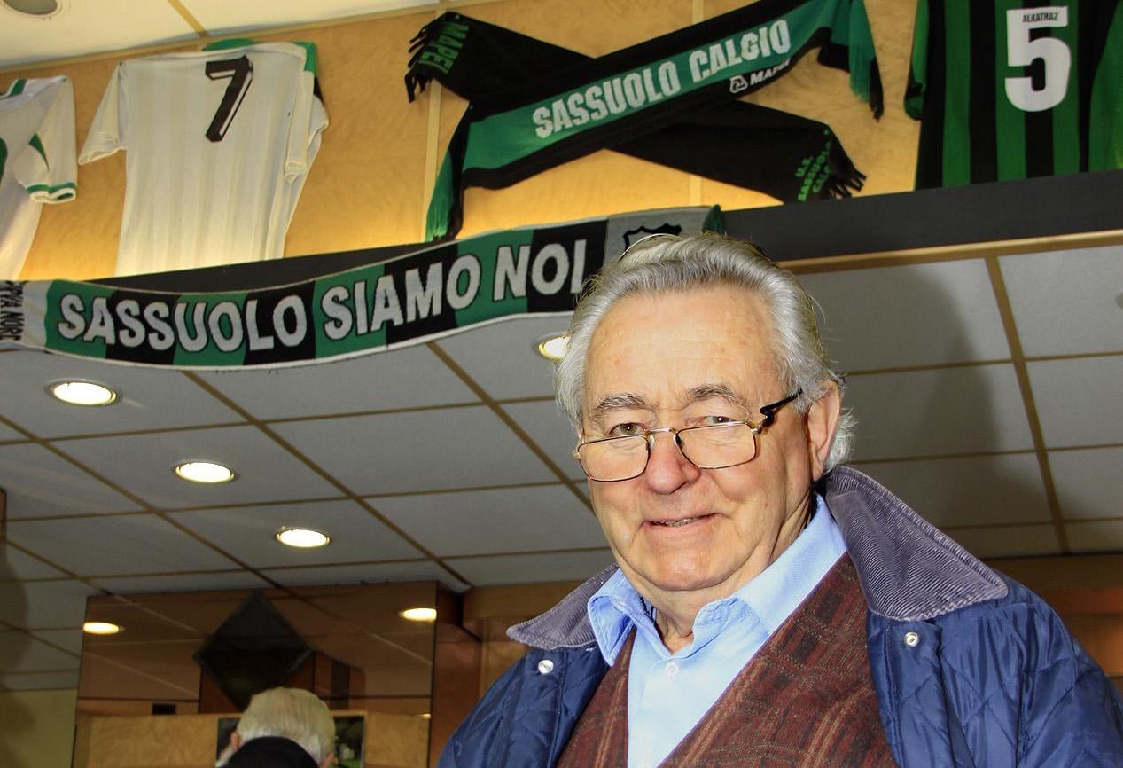 
	Renzo Bini nel suo bar Luana in una foto del 2011

